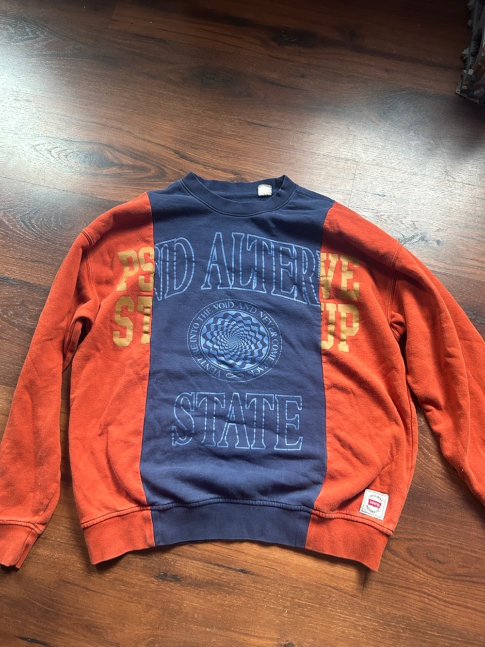 Levi's Navy and Orange Graphic Crewneck Sweatshirt